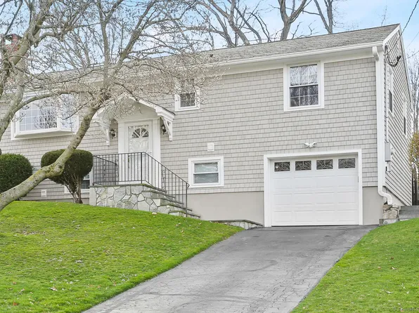 67 Valley View Court, Norwalk, CT 06851