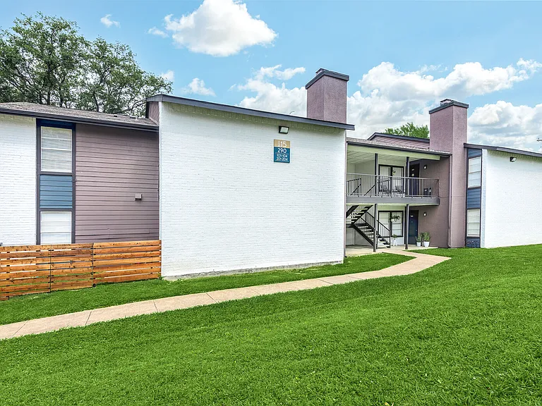 Barrett Apartment Homes — Photo 22