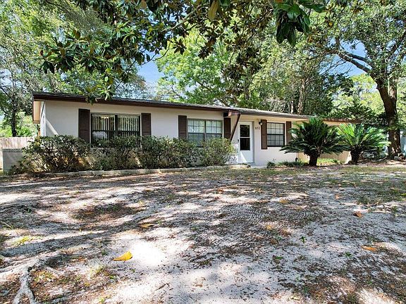 2nd image of 651 Stonehenge Dr