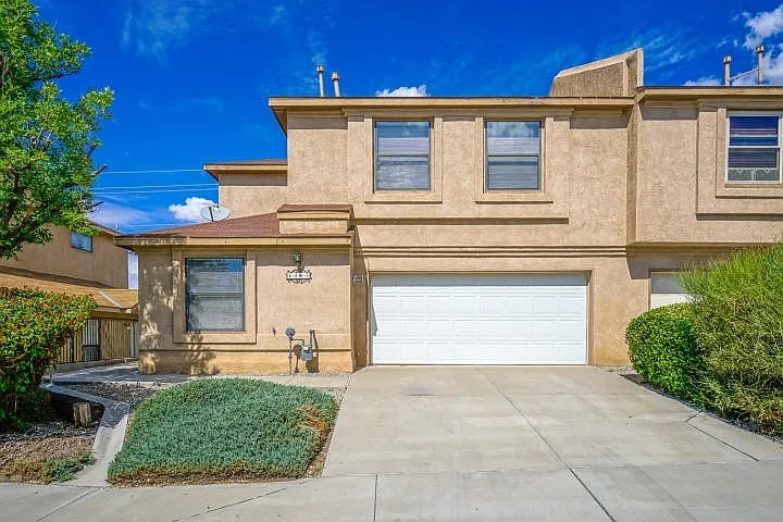 6405 La Habra Ln NE