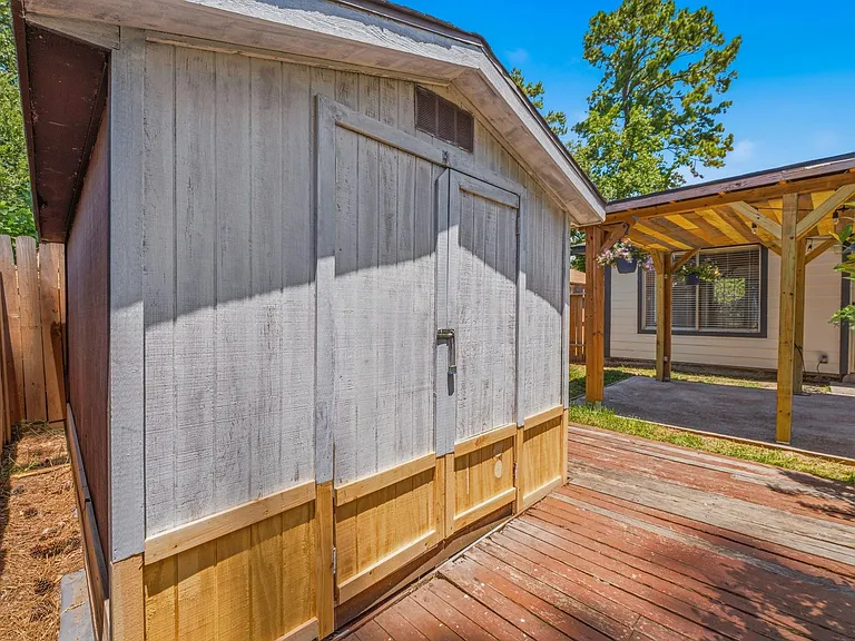 3535 Nutwood Ln — Photo 32