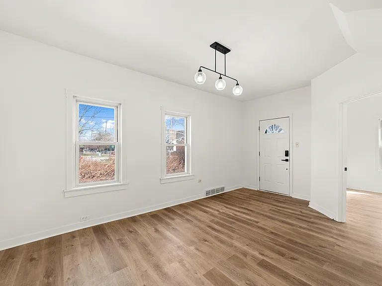 1314 Cove Ave — Photo 3