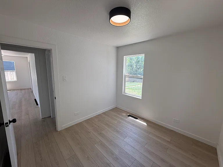 1850 W 50th Ave — Photo 10