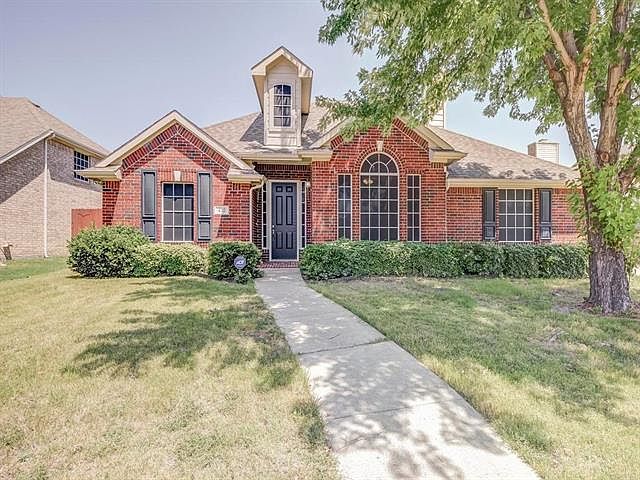 1st image of 432 Willow Bend Dr