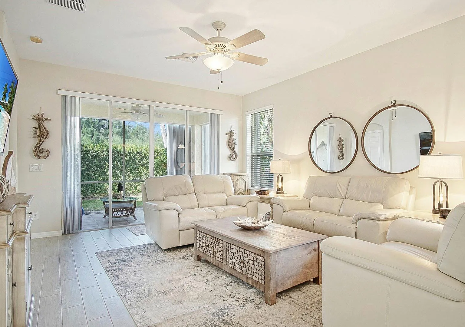 2 bed, 2.0 bath, 1253 sqft, $4,200 — Photo 3