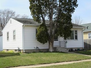 1124 Evergreen Ave, Waterloo, IA 50701
