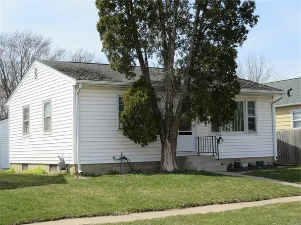 1124 Evergreen Ave, Waterloo, IA 50701