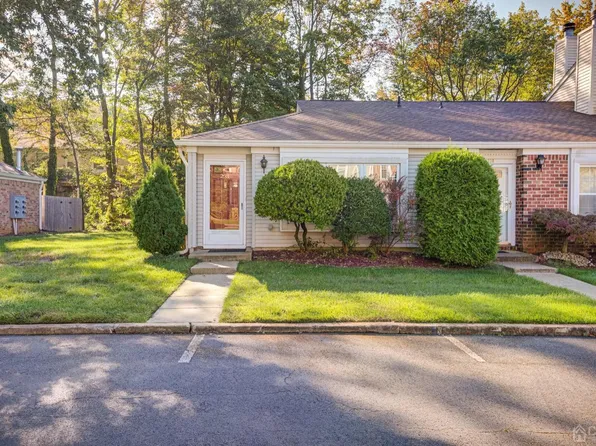 231 Chaucer Ct, Old Bridge, NJ 08857