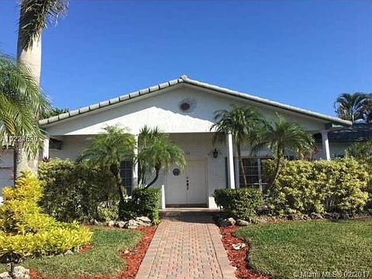 1st image of 16723 Golfview Dr