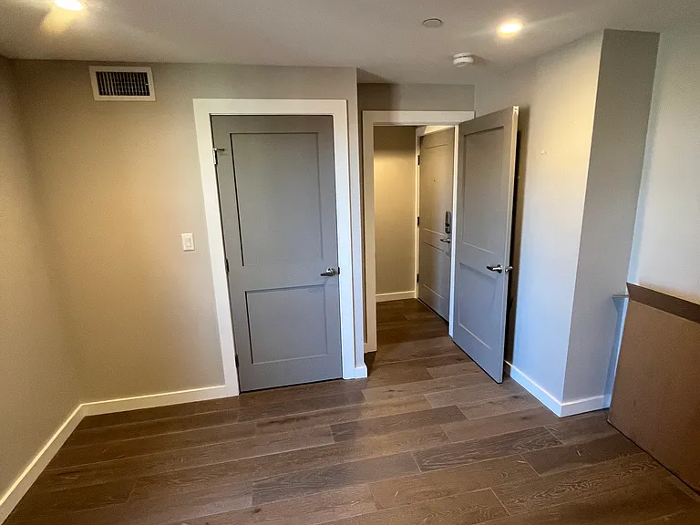 244 Hanover St #510 — Photo 27