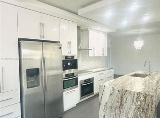 15684 SW 9th Ter N, Miami, FL 33194