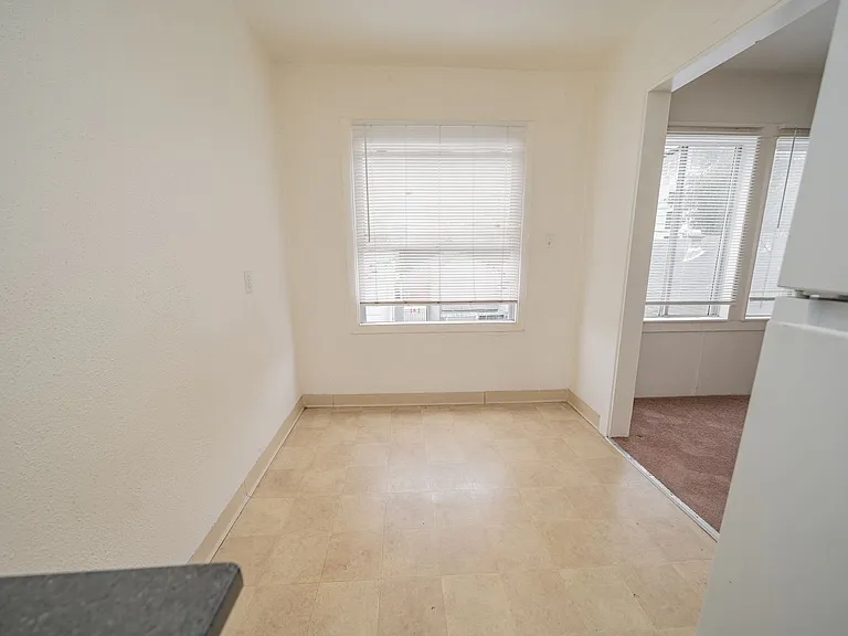 3267 Hollis St — Photo 11