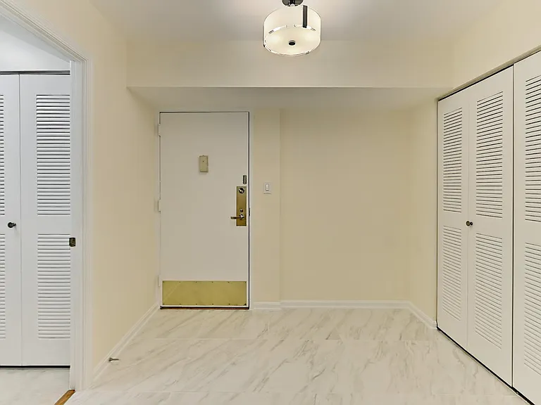 3800 Powell Ln #314 — Photo 7