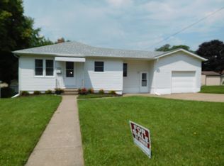 2265 Woodlawn St, Dubuque, IA 52001