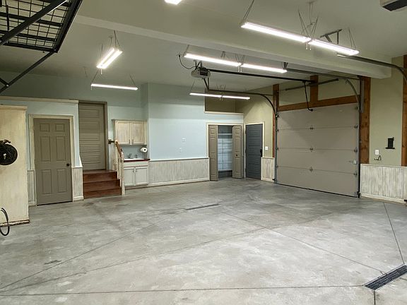 2 Garage Bays + Man Door