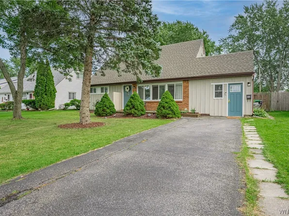 102 Jenell Dr, Grand Island, NY 14072