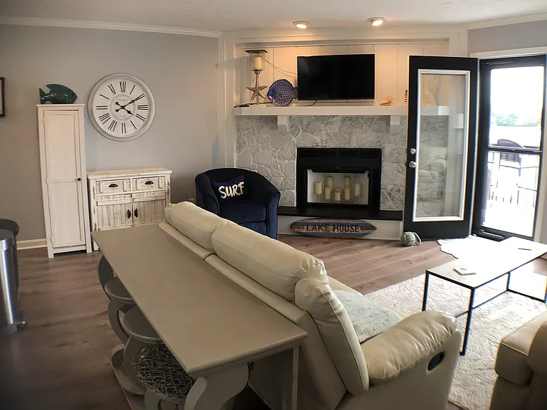 102 Clarendon Dr — Photo 9