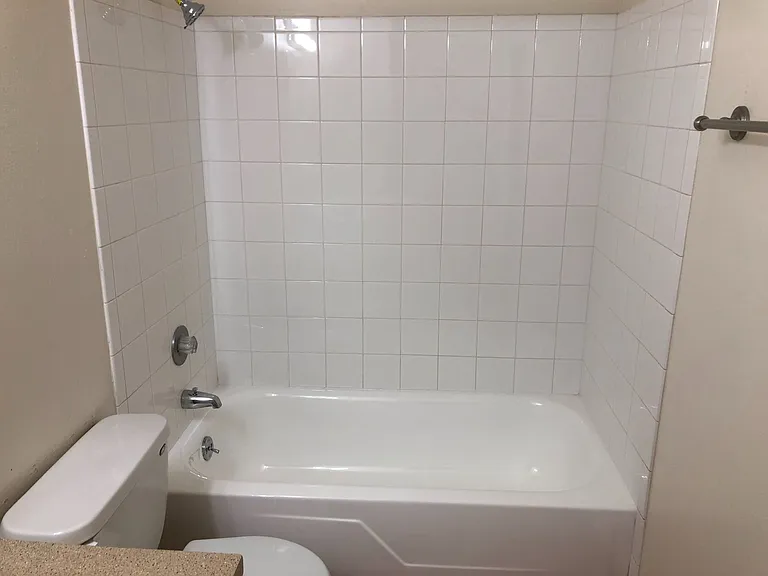 13401 SE Stark St — Photo 10