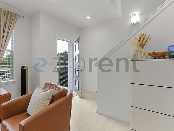 2nd image of 12751 121st Street Ct E
