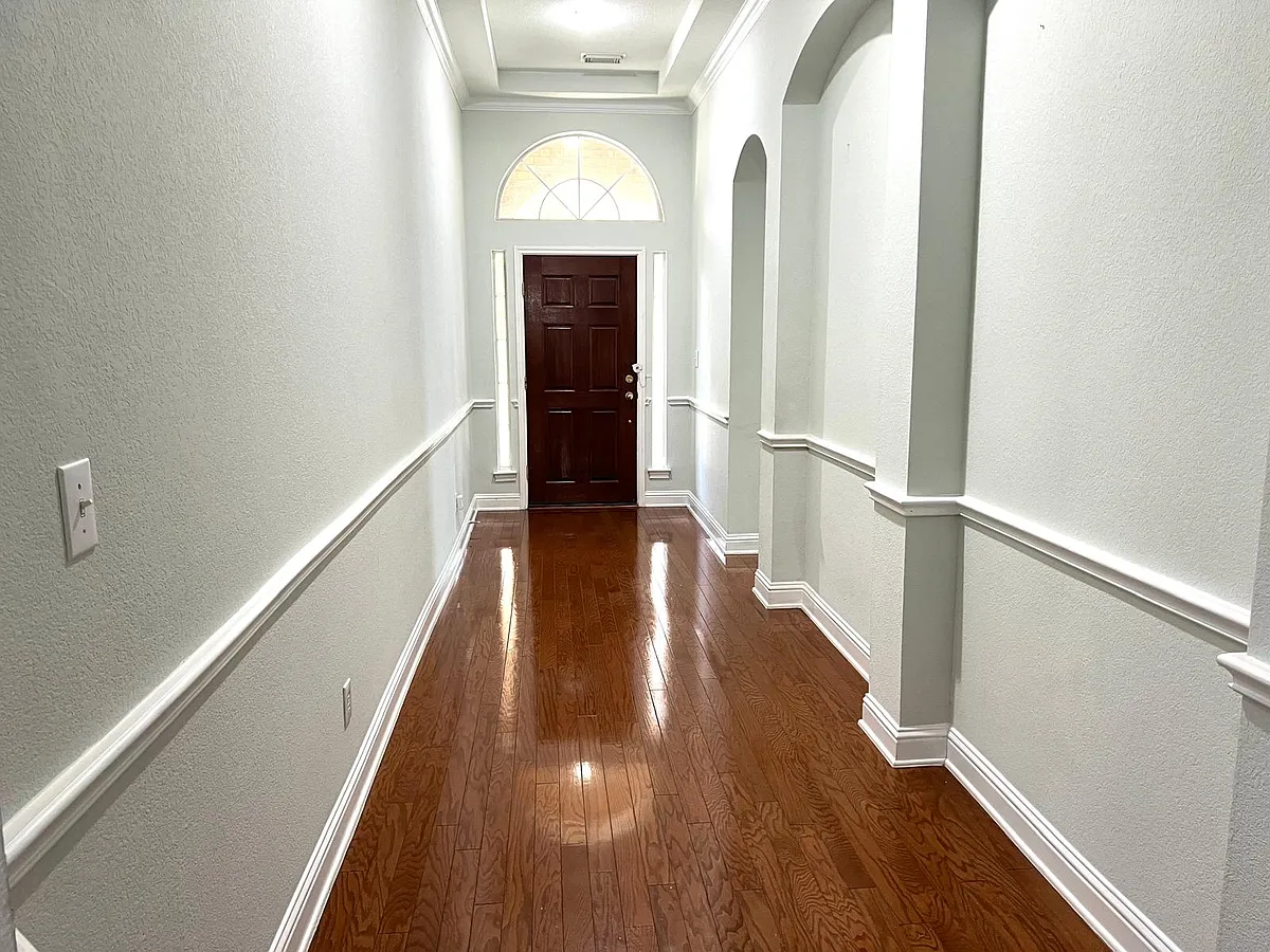 Building Photo - 10000 Loxley Ln