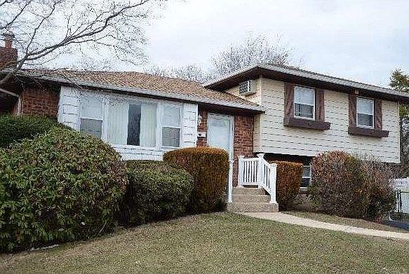 2nd image of 37 Eagle Ln
