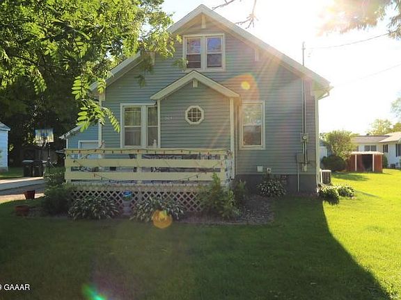 3rd image of 604 W 1st Ave