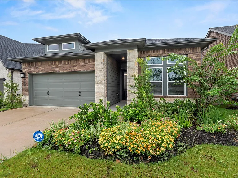 468 Harvest Moon Dr — Photo 1