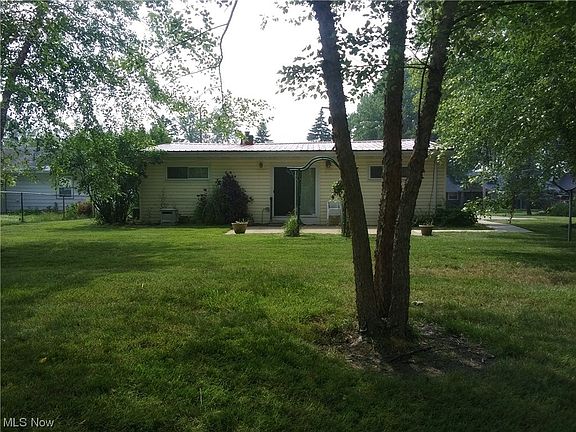 5th image of 565 Wesley Ave