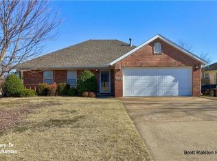 1012 Zachary St, Centerton, AR 72719