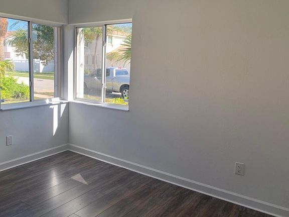 4th image of 204 SW 180th Ave