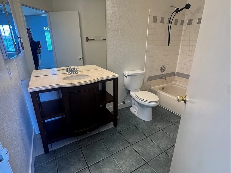 6233 Ilanos Ln #C — Photo 5