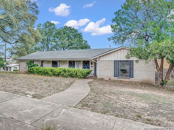 4th image of 3923 Longridge Dr