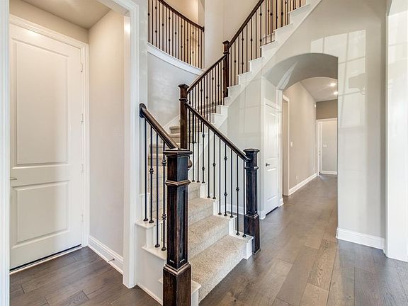 4th image of 3920 Pine Leaf Ln