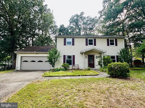 35 Johnston Cir, Hanover, PA 17331