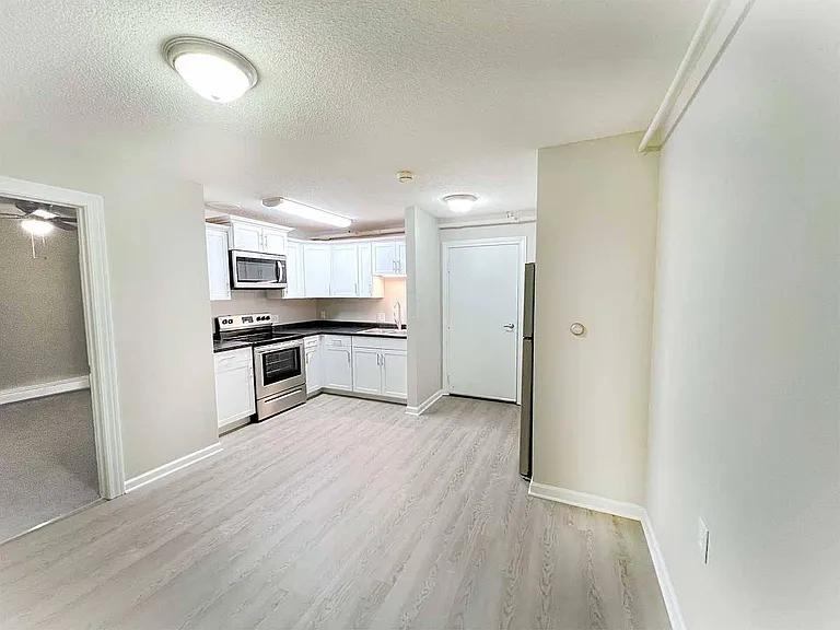 1 Bedroom Kitchen