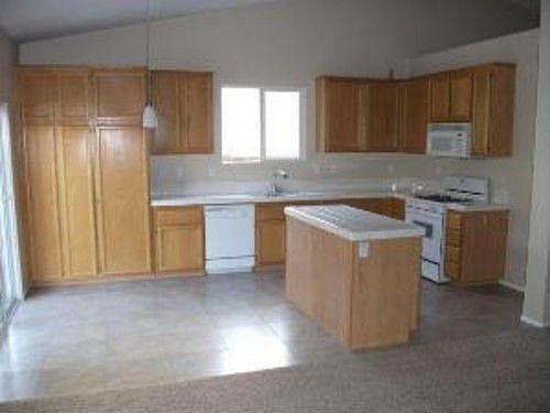 3rd image of 36045 Elaine Way