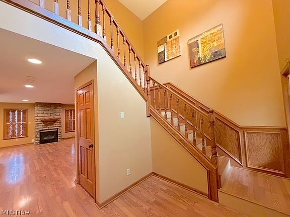 2nd image of 526 Oakdale Dr