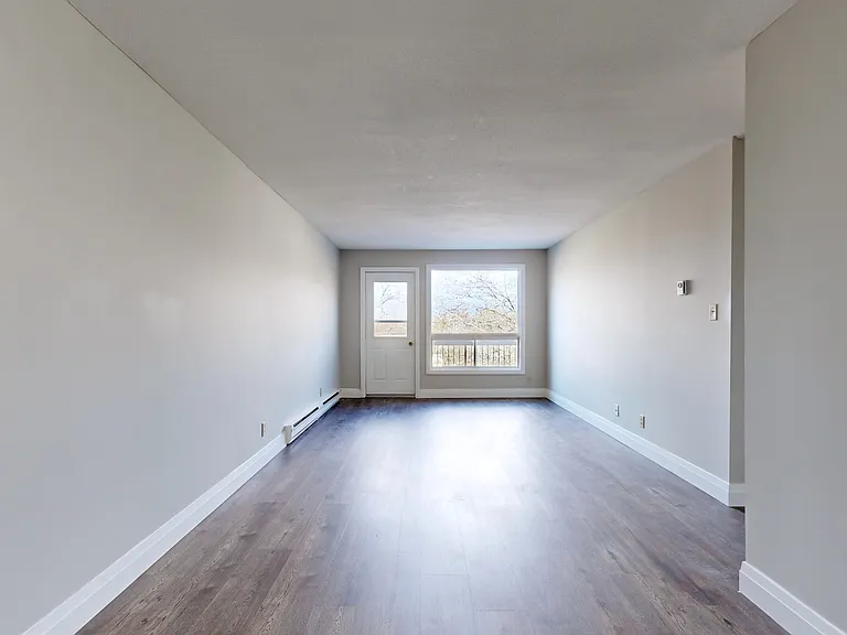 405 Sidney St — Photo 14