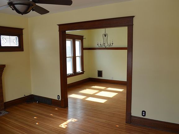 4th image of 86 Norwalk Ave