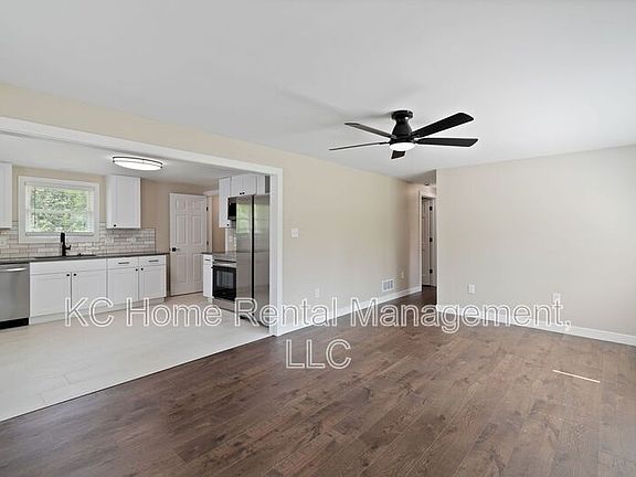 5th image of 12 Misty Springs Cir
