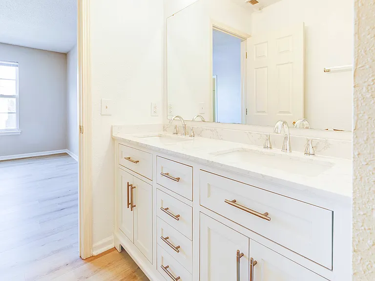 348 Atherton Dr — Photo 21
