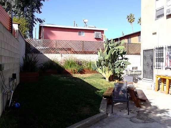 3rd image of 807 N Coronado St