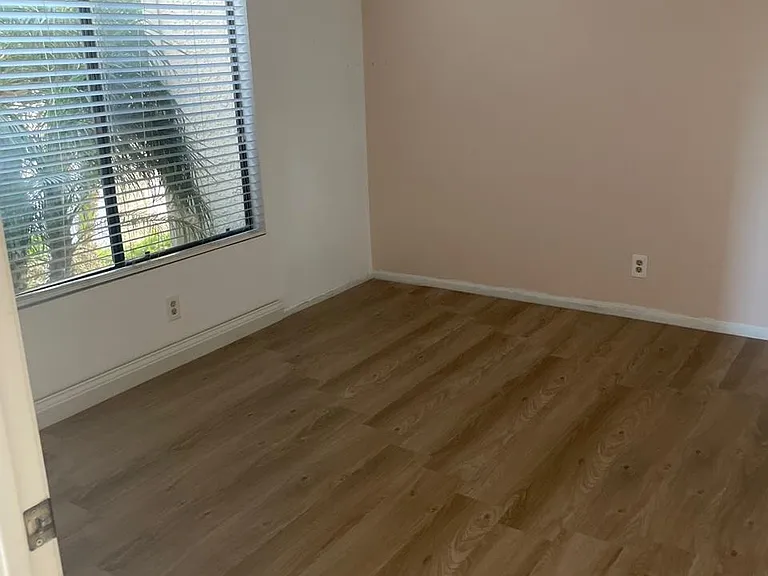 4942 Sawyer Ave — Photo 9