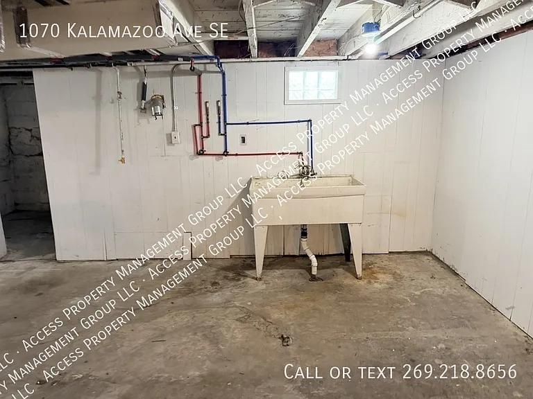 1070 Kalamazoo Ave SE — Photo 29