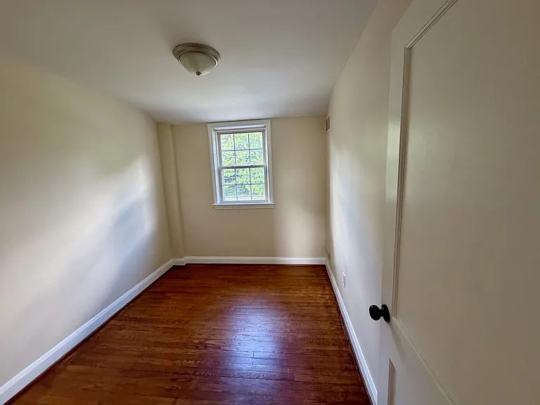 1644 Thetford Rd — Photo 18