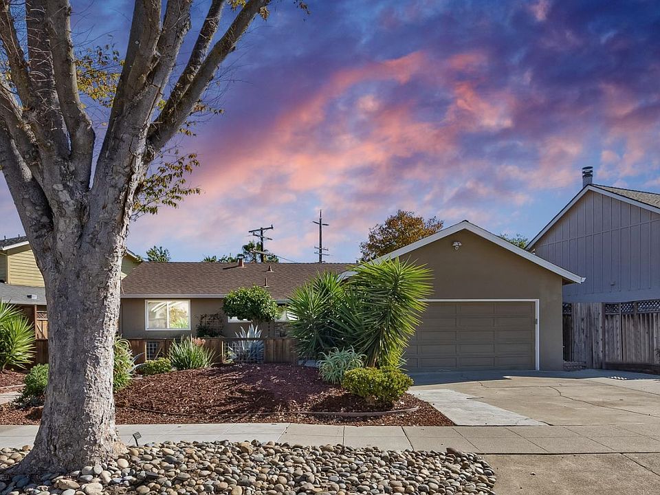 1st image of 2168 Rosswood Dr