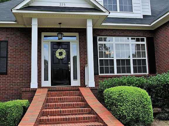 3rd image of 228 Willow Lake Dr