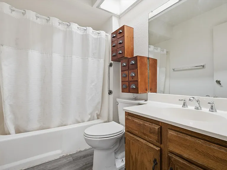 3102 E Clarendon Ave #110 — Photo 14