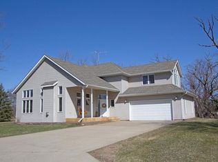 5479 Deerwood Dr, Cannon Falls, MN 55009