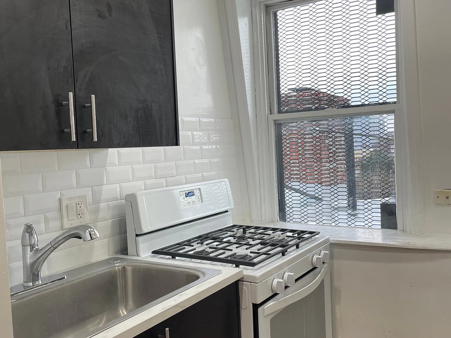 Studio, 450 sqft, $1,150 — Photo 2